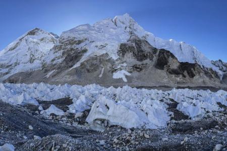 everest base camp-best time for trek.JPG 