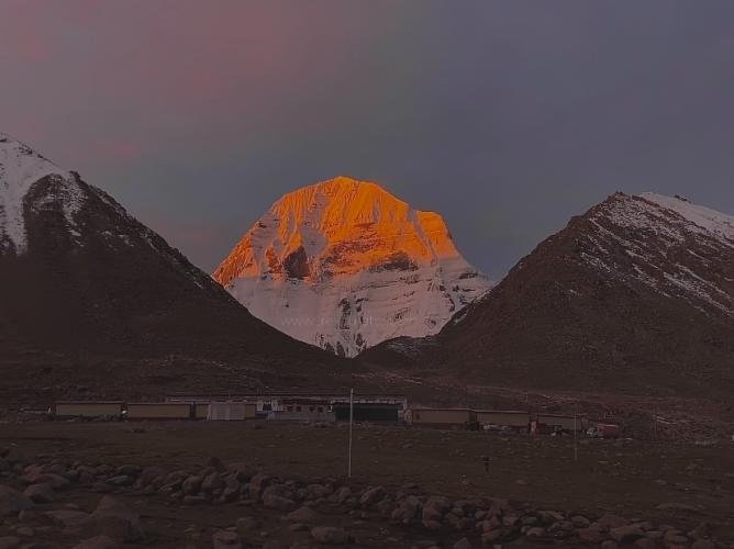 Kailash-manasarovar-yatra-golden-kailash 