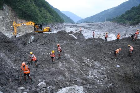 rasuwagadhi and tibet flood .JPG 